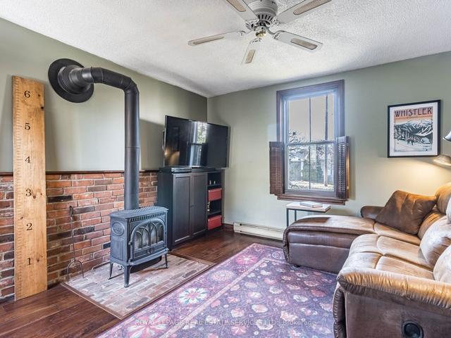 23 Elliott St, House detached with 3 bedrooms, 2 bathrooms and 6 parking in Brampton ON | Image 8