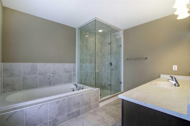 10 - 35 Heron Park Pl, Townhouse with 3 bedrooms, 3 bathrooms and 2 parking in Toronto ON | Image 11