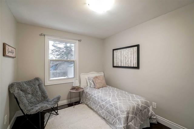 207 East 43rd St, House detached with 3 bedrooms, 2 bathrooms and 4 parking in Hamilton ON | Image 11