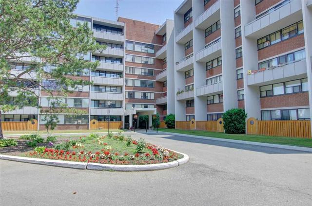 115 - 2121 Roche Crt, Condo with 4 bedrooms, 3 bathrooms and 1 parking in Mississauga ON | Image 1