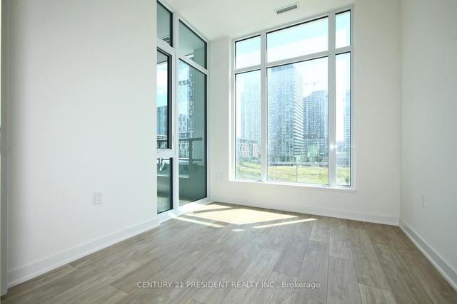204 - 27 Bathrust St, Condo with 2 bedrooms, 1 bathrooms and 0 parking in Toronto ON | Image 5