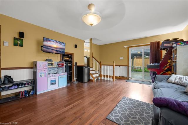 25 Overholt Street, House detached with 5 bedrooms, 2 bathrooms and 3 parking in St. Catharines ON | Image 13