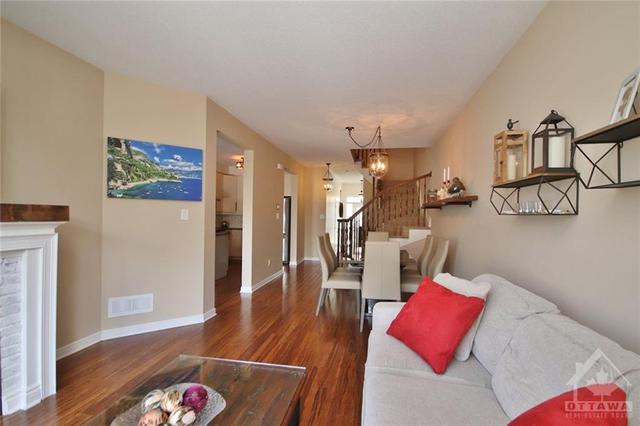504 Rannoch Private, Townhouse with 3 bedrooms, 3 bathrooms and 2 parking in Ottawa ON | Image 7