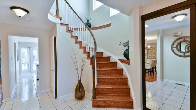 1542 Falconcrest Dr, House detached with 3 bedrooms, 3 bathrooms and 3 parking in Pickering ON | Image 16