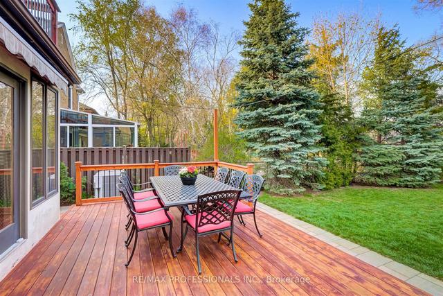 1207 Royal York Rd, House detached with 3 bedrooms, 4 bathrooms and 4 parking in Toronto ON | Image 31