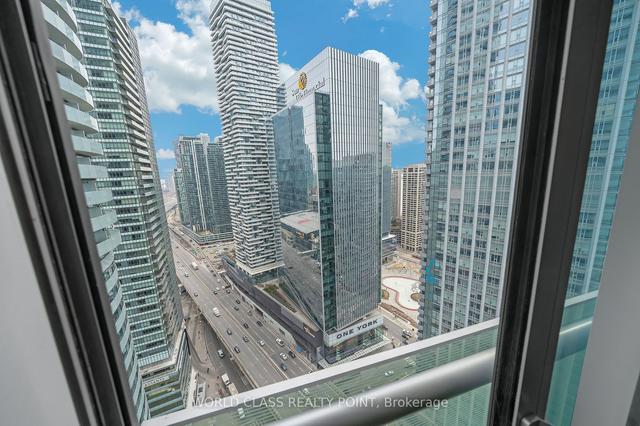 3201 - 12 York St, Condo with 1 bedrooms, 1 bathrooms and 0 parking in Toronto ON | Image 9