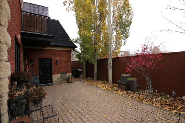 800 8 Street Se, House detached with 3 bedrooms, 4 bathrooms and 4 parking in Calgary AB | Image 35