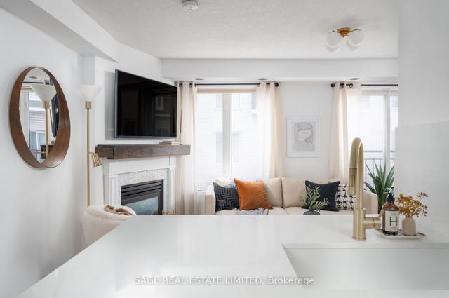 1514 - 26 Laidlaw St, Townhouse with 2 bedrooms, 2 bathrooms and 1 parking in Toronto ON | Image 38
