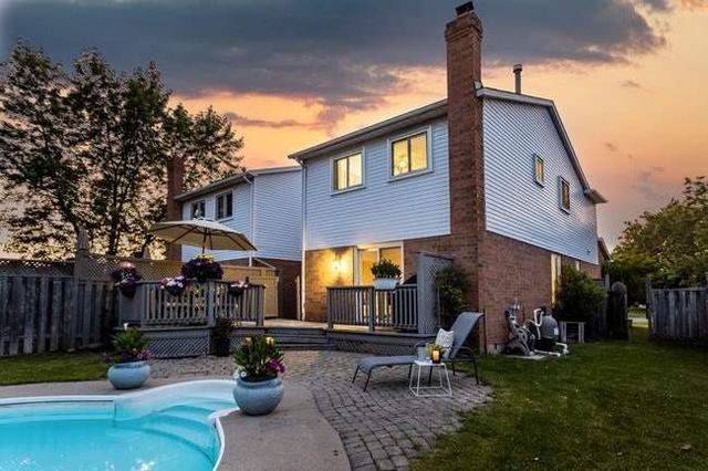 2060 Glenada Cres, House attached with 3 bedrooms, 3 bathrooms and 3 parking in Oakville ON | Image 17