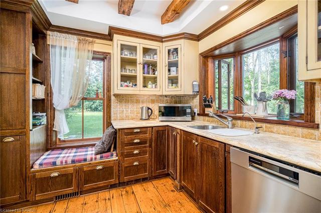 5518 County Road 9, House detached with 3 bedrooms, 2 bathrooms and 10 parking in Greater Napanee ON | Image 3