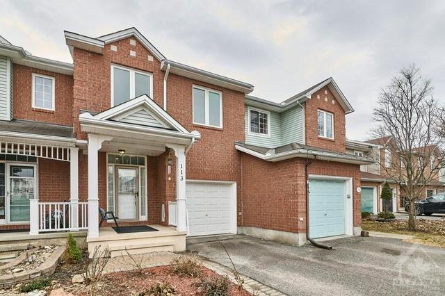 113 Gray Crescent, Townhouse with 3 bedrooms, 3 bathrooms and 3 parking in Ottawa ON | Image 2
