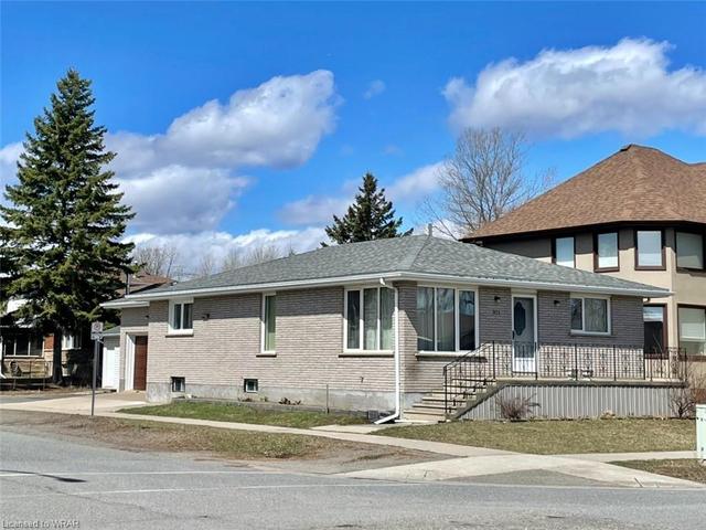 925 Brown Street, House detached with 2 bedrooms, 2 bathrooms and 4 parking in Thunder Bay ON | Image 10