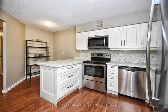 407 - 250 Davis Dr, Condo with 2 bedrooms, 2 bathrooms and 1 parking in Newmarket ON | Image 14