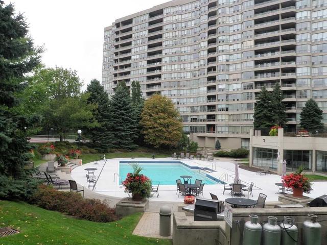 832 - 1880 Valley Farm Rd, Condo with 2 bedrooms, 2 bathrooms and 1 parking in Pickering ON | Image 14