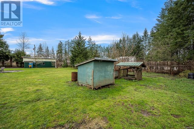 5733 Island Hwy N, House detached with 3 bedrooms, 1 bathrooms and 4 parking in Comox Valley B (Lazo North) BC | Image 17