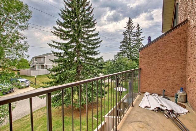 85 Edgeland Road Nw, Home with 2 bedrooms, 2 bathrooms and 4 parking in Calgary AB | Image 8