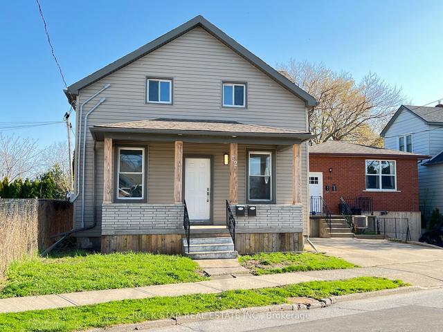 32 Garnet St, House detached with 4 bedrooms, 2 bathrooms and 0 parking in St. Catharines ON | Image 1