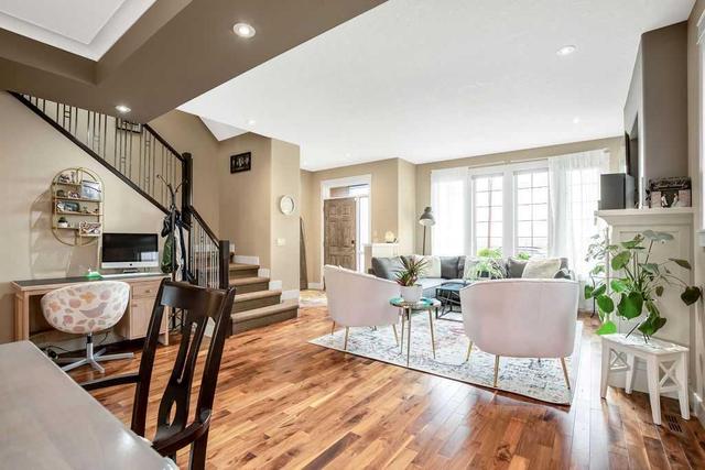 1129 Renfrew Drive Ne, Home with 4 bedrooms, 3 bathrooms and 2 parking in Calgary AB | Image 5