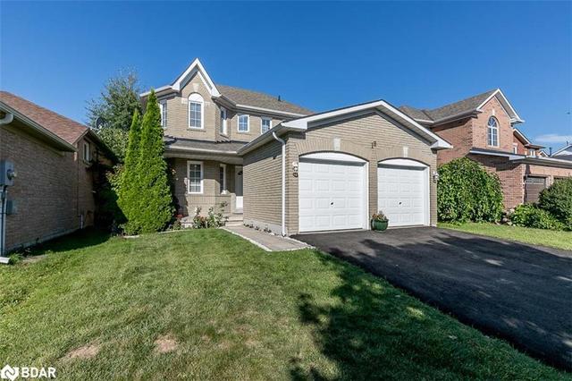 18 Twiss Drive, House detached with 3 bedrooms, 2 bathrooms and 4 parking in Barrie ON | Card Image
