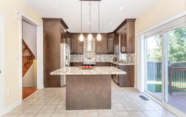 1226 Bonin Cres, House detached with 4 bedrooms, 3 bathrooms and 4 parking in Milton ON | Image 4