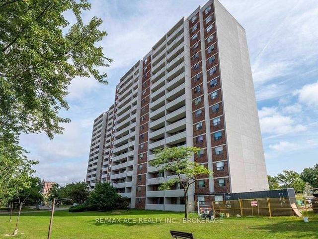 811 - 301 Prudential Dr, Condo with 3 bedrooms, 2 bathrooms and 1 parking in Toronto ON | Image 1