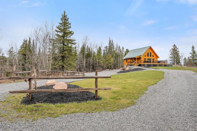 1028 Maxwell Settlement Rd, House detached with 2 bedrooms, 3 bathrooms and 10 parking in Bancroft ON | Image 30