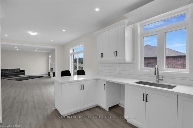 2 Bouw Pl, House detached with 5 bedrooms, 4 bathrooms and 6 parking in Perth East ON | Image 28