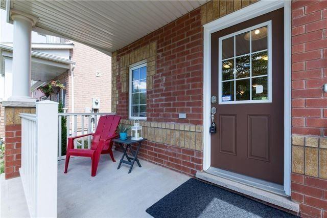 770 Johnson Hts, House attached with 3 bedrooms, 3 bathrooms and 1 parking in Milton ON | Image 3