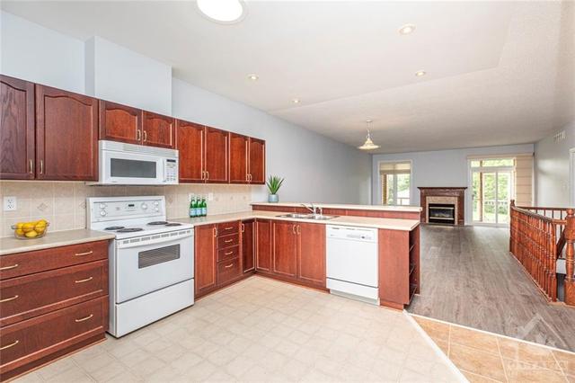 20 Samara Place, Townhouse with 2 bedrooms, 2 bathrooms and 6 parking in Ottawa ON | Image 10
