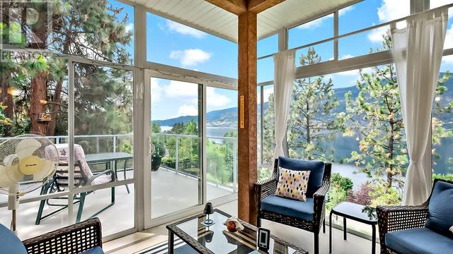 2188 Bennett Road, House detached with 4 bedrooms, 3 bathrooms and 4 parking in Kelowna BC | Image 2