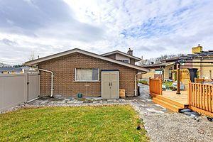 2 Markanna Dr, House detached with 3 bedrooms, 2 bathrooms and 3 parking in Toronto ON | Image 19