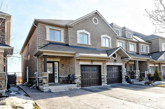 49 Zachary Pl, House attached with 3 bedrooms, 4 bathrooms and 4 parking in Vaughan ON | Image 2