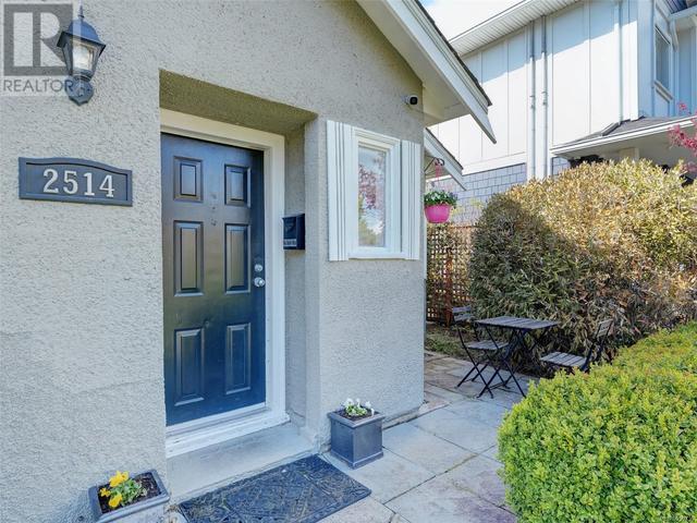 2514 Empire St, House detached with 2 bedrooms, 1 bathrooms and 3 parking in Victoria BC | Image 27