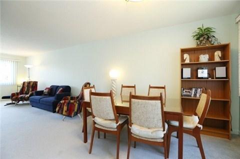 4 - 100 Sarah Lane, Townhouse with 3 bedrooms, 4 bathrooms and 1 parking in Oakville ON | Image 3