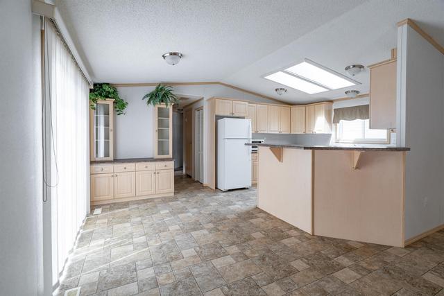 43 Gunderson Drive, House detached with 4 bedrooms, 2 bathrooms and 2 parking in Whitecourt AB | Image 2