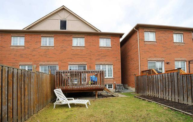 17 Lander Cres, House attached with 3 bedrooms, 4 bathrooms and 3 parking in Vaughan ON | Image 15