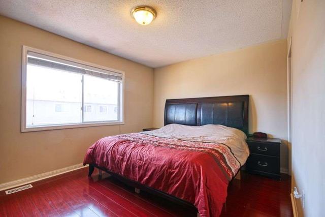 69 Coyote Cres, House attached with 3 bedrooms, 3 bathrooms and 2 parking in Toronto ON | Image 6