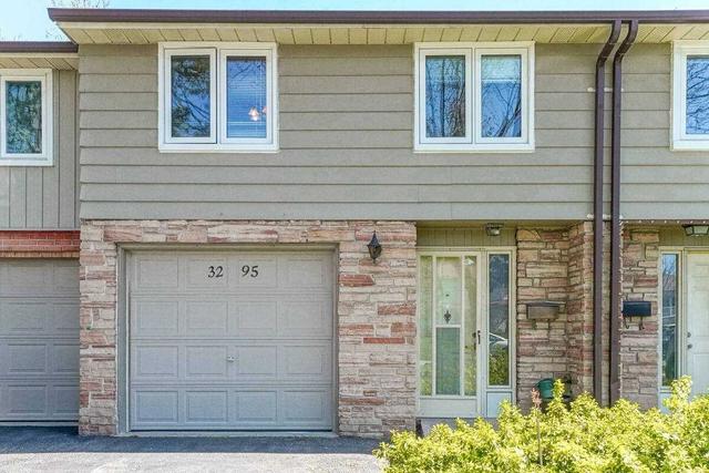 3295 Fieldgate Dr, Townhouse with 4 bedrooms, 2 bathrooms and 3 parking in Mississauga ON | Image 1