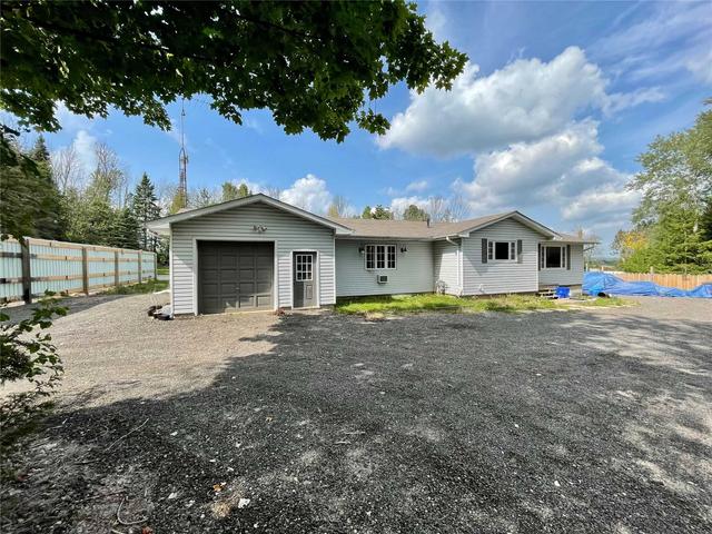 9058 Wellington Rd 124, House detached with 3 bedrooms, 2 bathrooms and 16 parking in Erin ON | Card Image