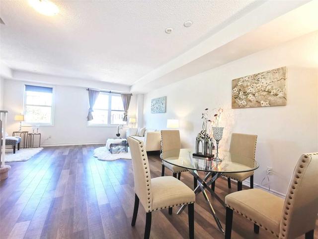 186 Turner Dairy Lane, House attached with 3 bedrooms, 3 bathrooms and 4 parking in Whitchurch Stouffville ON | Image 3