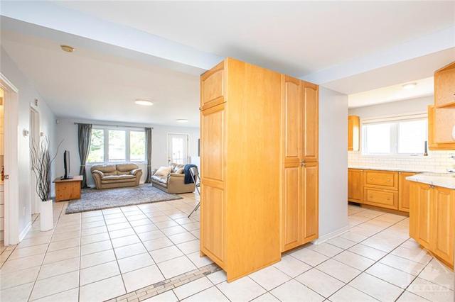 559 Redwood Avenue, House detached with 6 bedrooms, 3 bathrooms and 2 parking in Ottawa ON | Image 6