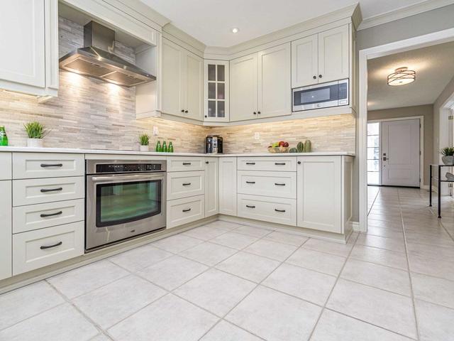 398 Callaghan Cres, House detached with 4 bedrooms, 4 bathrooms and 4 parking in Oakville ON | Image 4