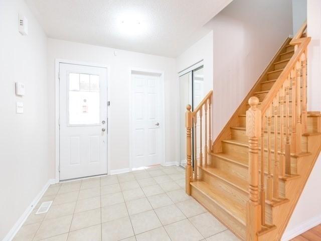 11 Lathbury St, House detached with 3 bedrooms, 3 bathrooms and 2 parking in Brampton ON | Image 2