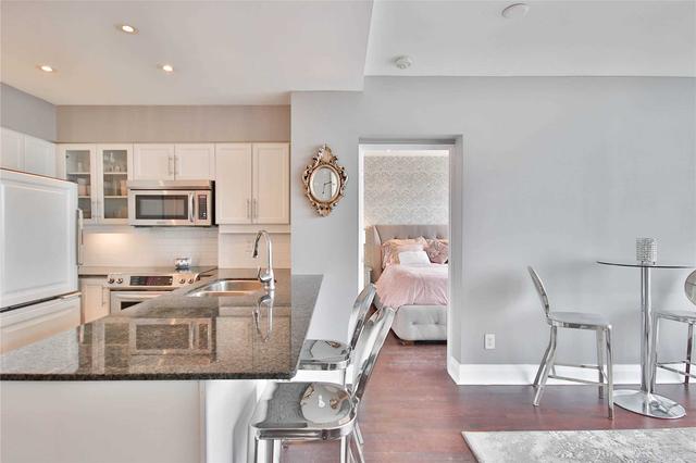 ph3 - 15 Windermere Ave, Condo with 2 bedrooms, 2 bathrooms and 1 parking in Toronto ON | Image 2
