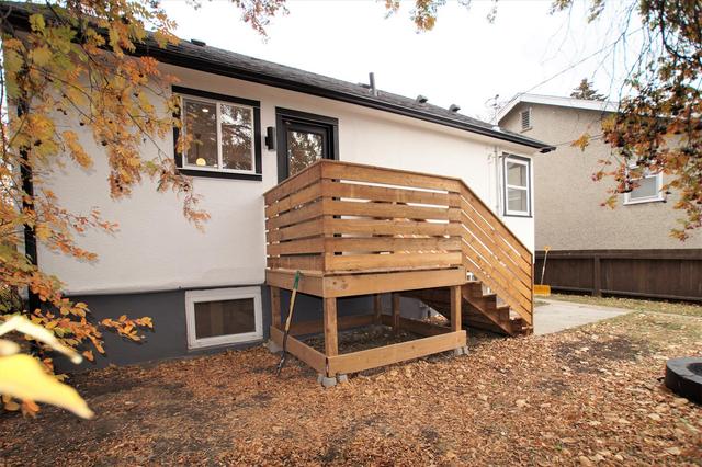 Deck off Kitchen | Image 27