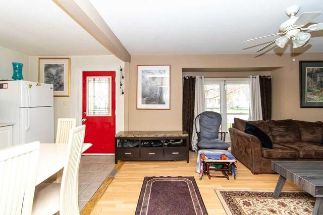 283 Adair Ave N, House detached with 3 bedrooms, 2 bathrooms and 4 parking in Hamilton ON | Image 3