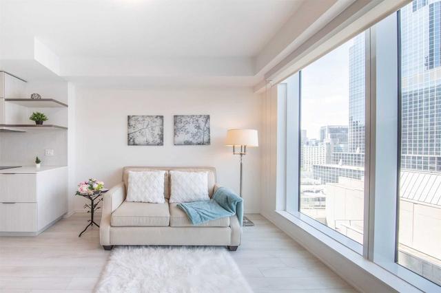 1201 - 197 Yonge St, Condo with 1 bedrooms, 1 bathrooms and 0 parking in Toronto ON | Image 6