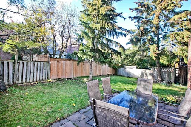 30 Rockford Crt, House detached with 3 bedrooms, 4 bathrooms and 5 parking in Vaughan ON | Image 25