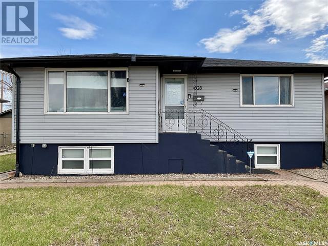 623 College Avenue E, House detached with 4 bedrooms, 2 bathrooms and null parking in Regina SK | Image 1
