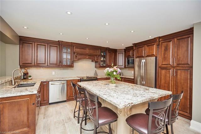 16 Fairhaven Drive, House detached with 4 bedrooms, 3 bathrooms and 6 parking in St. Catharines ON | Image 9